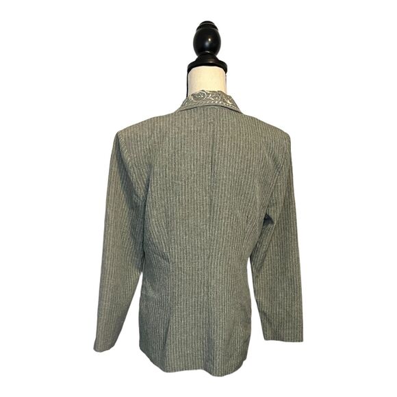 Vintage I.S.B. Inc Women's Grey Pinstripe Pantsuit Embroidered Size 12P - Picture 5 of 9